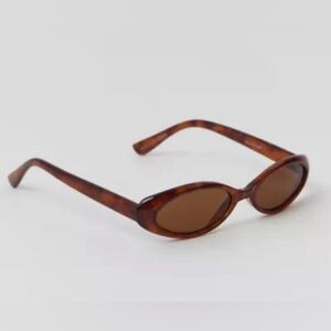 NWT Urban Outfitters Suki Micro Oval Tortoise Shell Sunglasses
